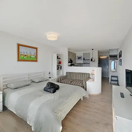 Alpine Club Retreat, Studio, Pool And View Apartmán